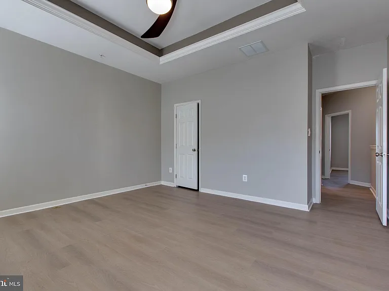 1739 Theale Way — Photo 33
