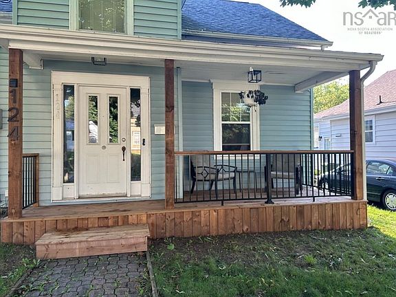 2nd image of 124 Young St