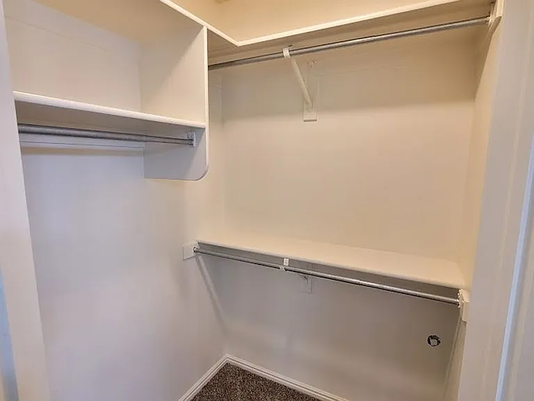 787 N Warm Springs Dr — Photo 16