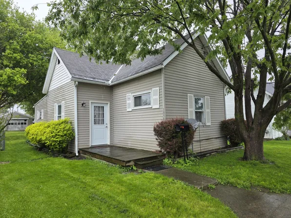 1030 Hendricks Ave, Saint Marys, OH 45885