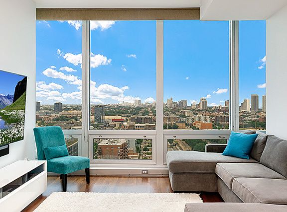 4th image of 500 W Superior St Unit 1608