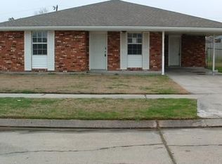 2521 Garden St, Meraux, LA 70075