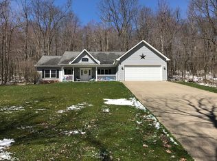 233 Henning Rd, Farmington, PA 15437