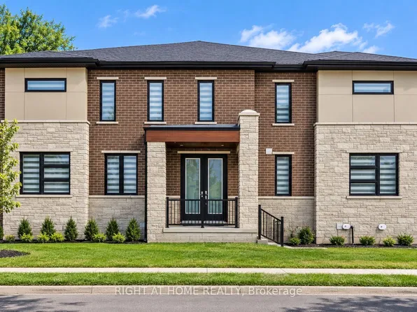 154 Anna Russell Way, Markham, ON L3R 3X3
