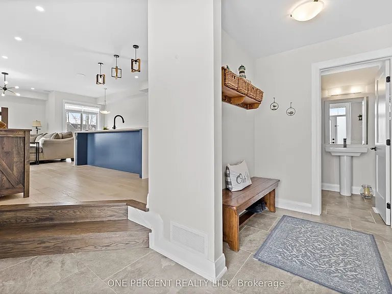238 Bristol Cres — Photo 5