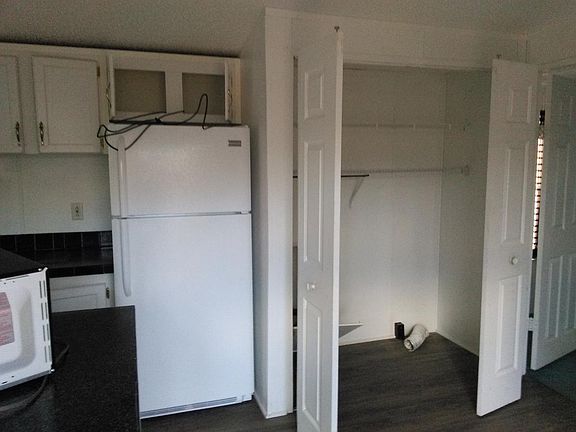 5th image of 109 Embert Ln Trlr 18