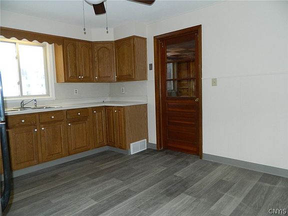 4th image of 103 Gillis Ave