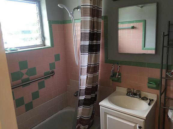 5th image of 2210 NE 170th St