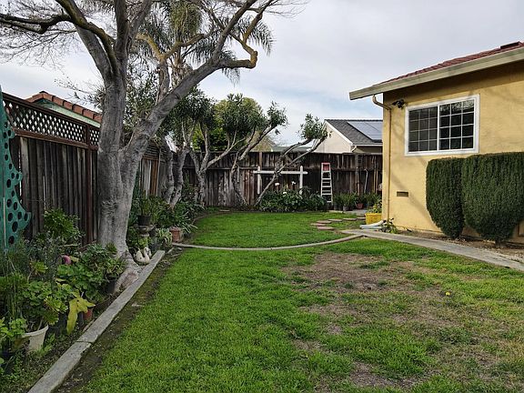 4th image of 2951 Erica Ct