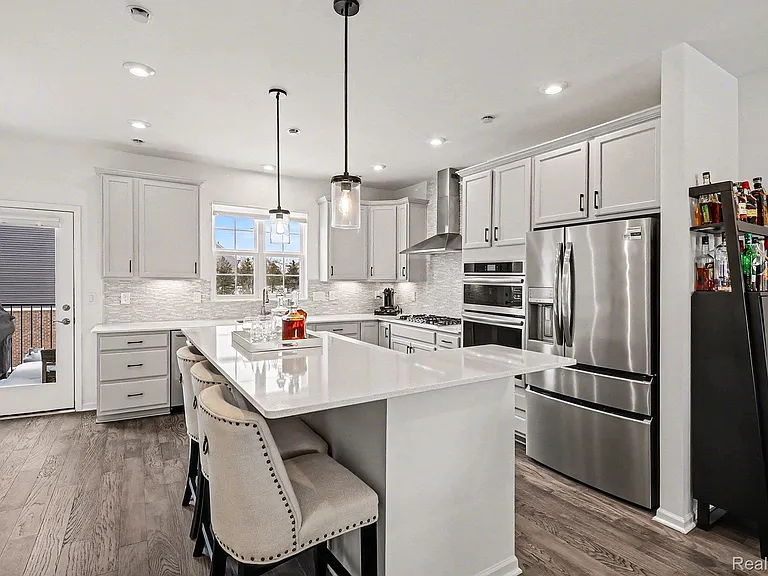 258 S Mill St — Photo 9
