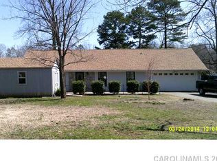 6925 Navajo Trl, Sherrills Ford, NC 28673