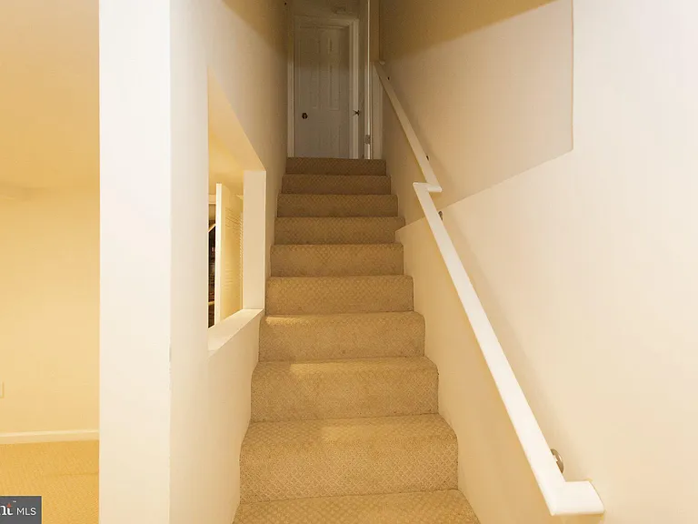 1419 N Longfellow St — Photo 27