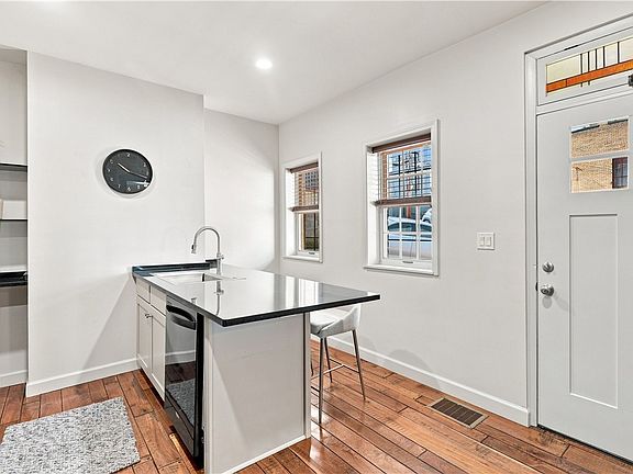 5th image of 500 Bingham St