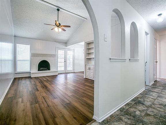4th image of 1513 Glouchester Dr