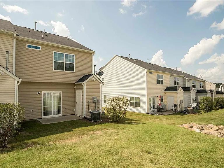 1304 Cozart St #317 — Photo 22