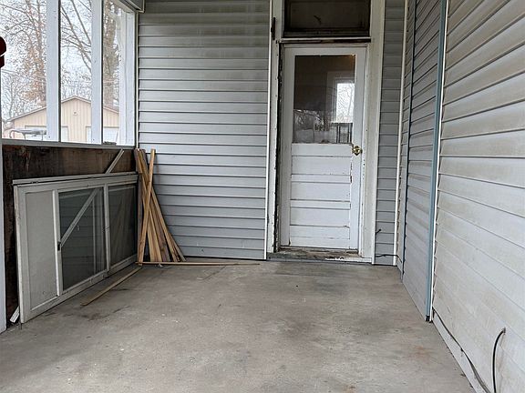 4th image of 122 E Taylor St
