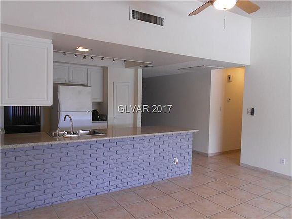 4th image of 5166 Avenida Del Luna #0