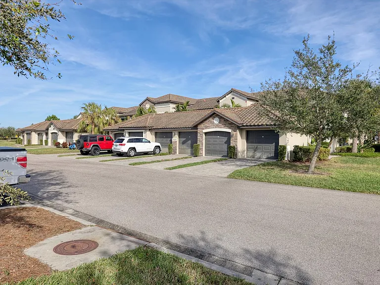 5558 Palmer Cir #101 — Photo 58
