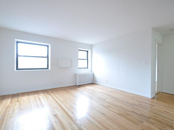3rd image of 20406 43rd Ave #33B