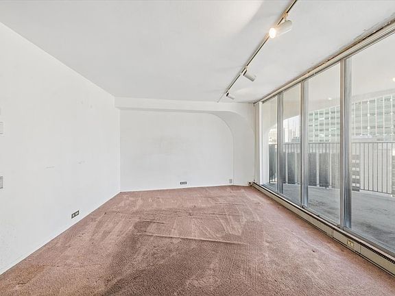 4th image of 300 N State St APT 2527