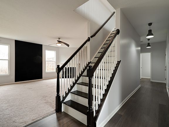 5th image of 9726 Clay Brook Dr
