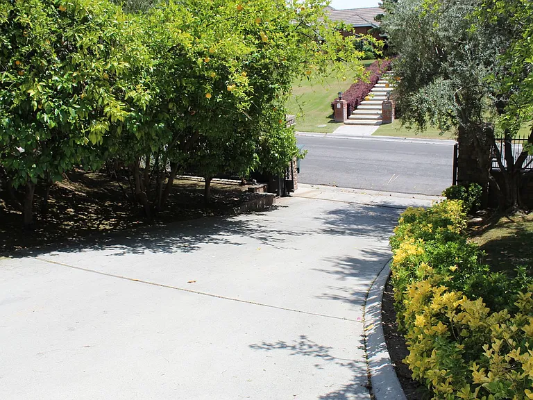 4301 Flintridge Dr — Photo 51