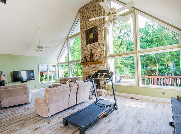 5th image of 261 Beaver Mound Cir