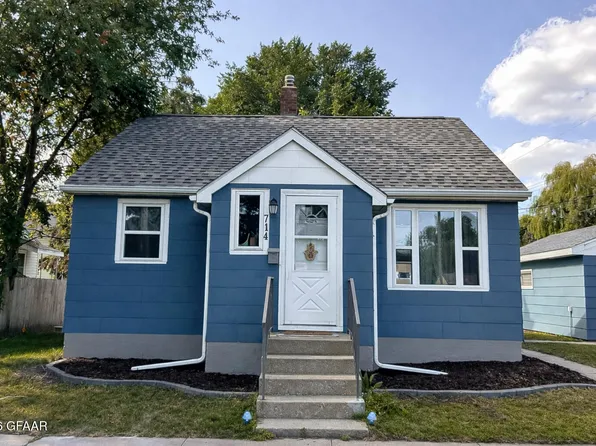 714 4th Ave N, Grand Forks, ND 58203