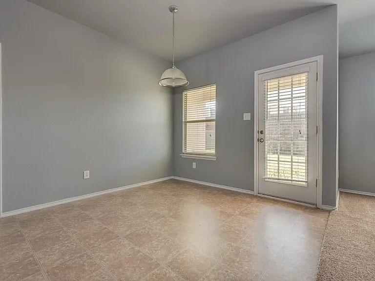 5313 Beacon Ln — Photo 7