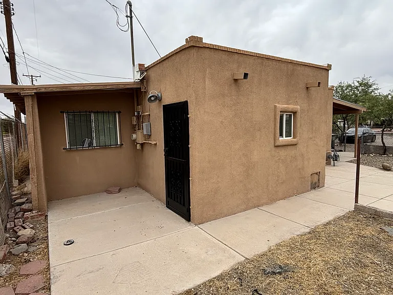 202 E Fairground Dr — Photo 6