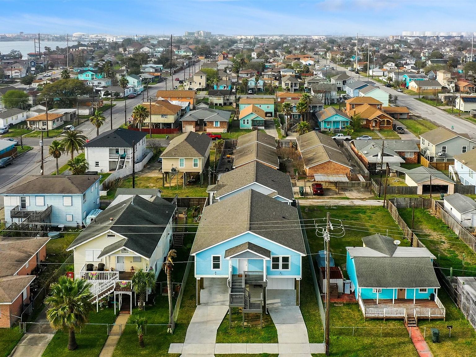 5618 Avenue R 1/2, Galveston, TX 77551 | Zillow