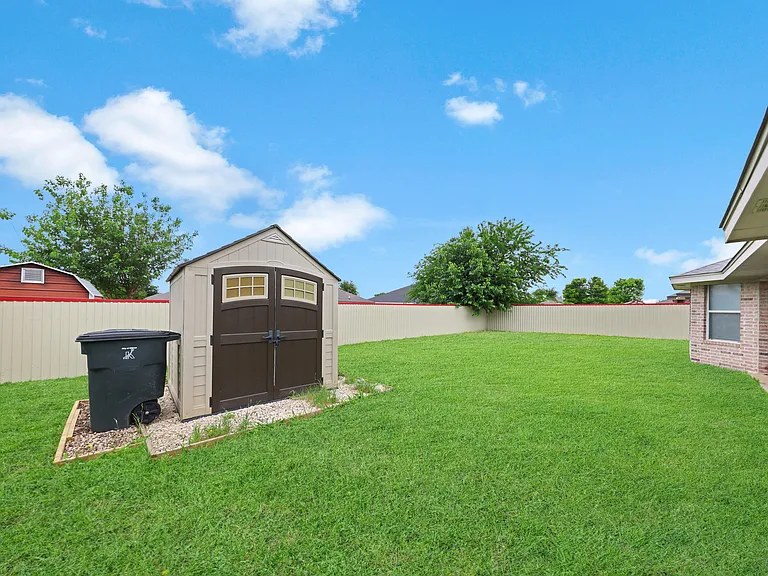 2806 Hydrangea Ave — Photo 24