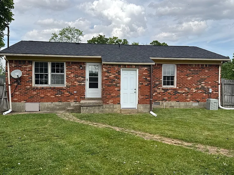 1814 Oakwood Dr — Photo 8