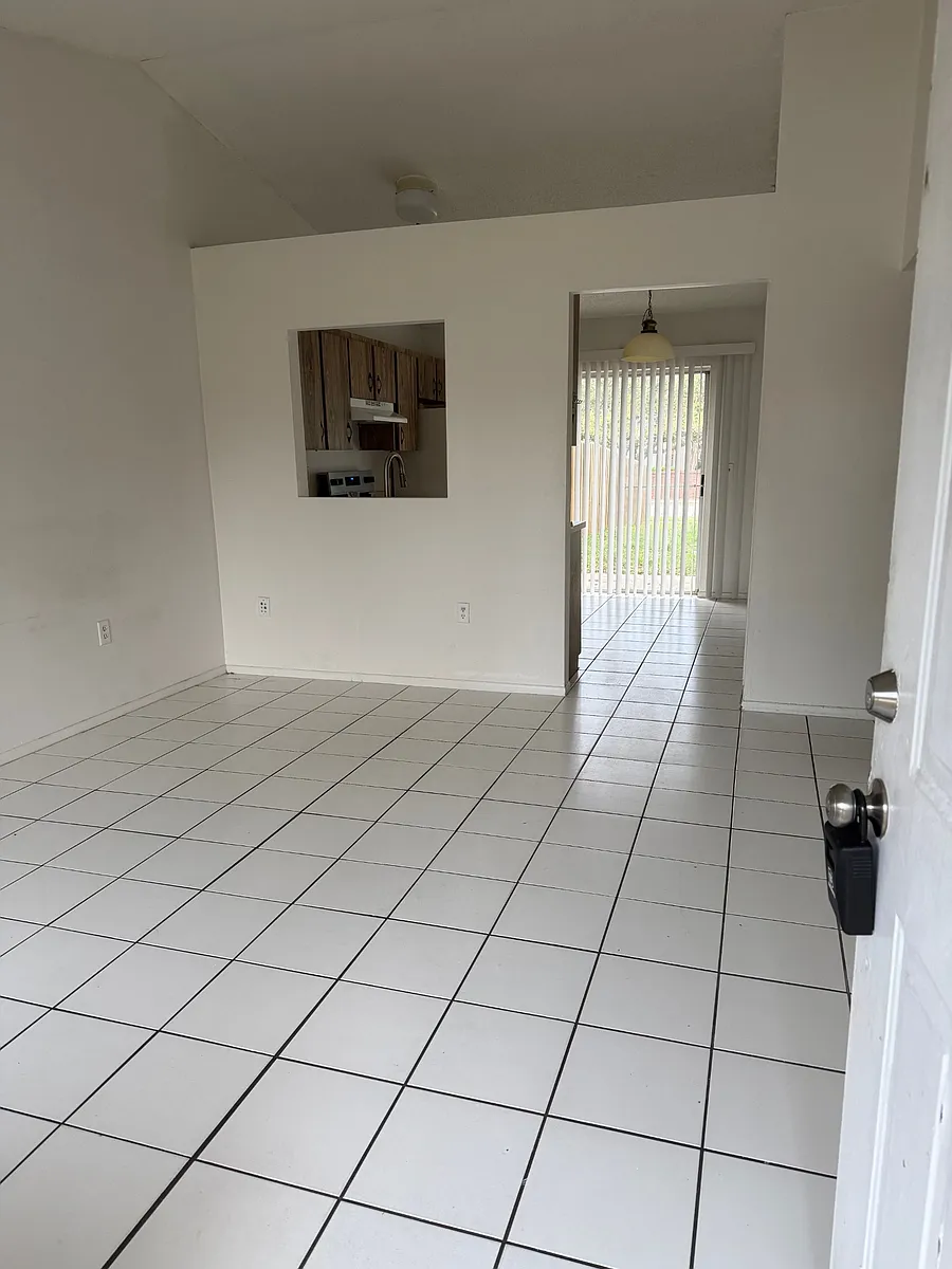Building Photo - 2825 Coral Reef Dr