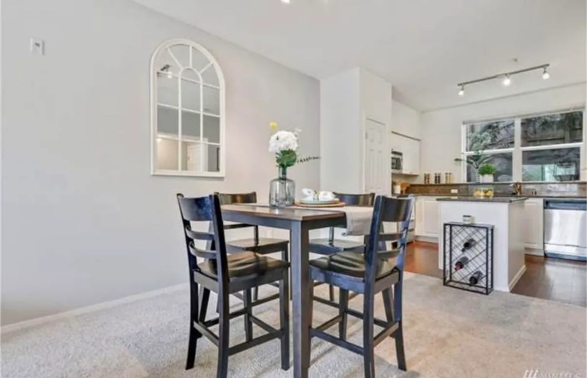 2 bed, 1035 sqft, $1,250 — Photo 4