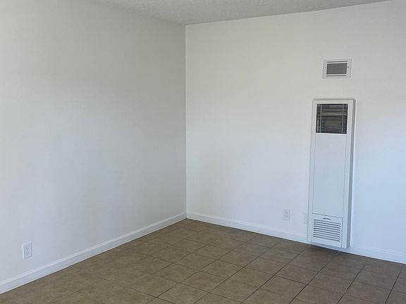 5th image of 6713 Pickering Ave