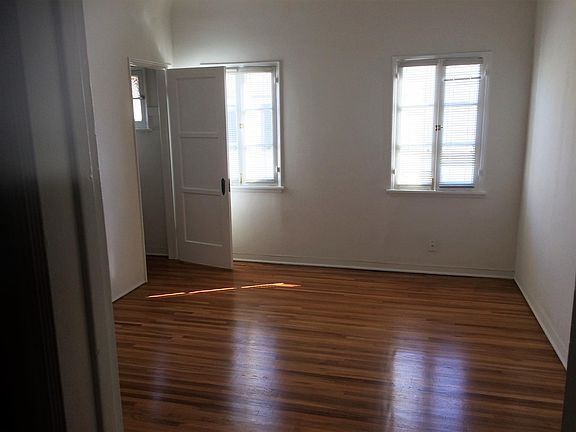 5th image of 316 S La Jolla Ave