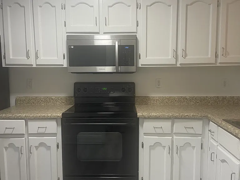 2505 W Broad St #311 — Photo 2