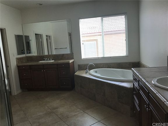 3rd image of 29393 Marilyn Dr