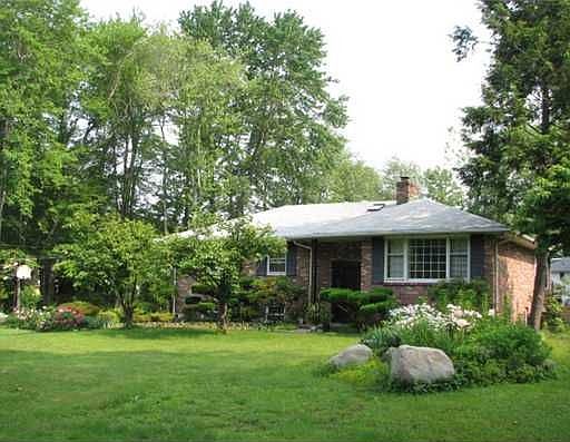1st image of 40 Muroney Ave