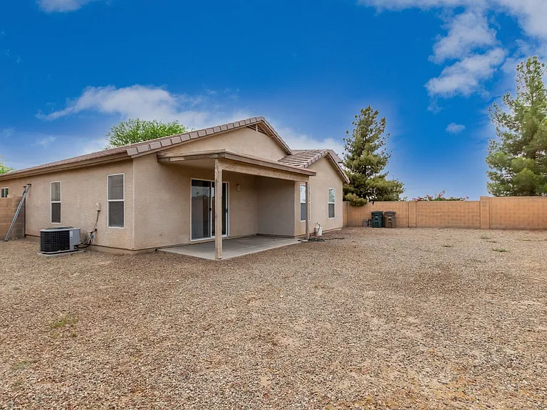 10595 N 115th Dr — Photo 16