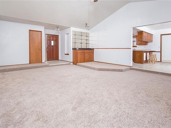 3rd image of 2111 Vanessa Dr