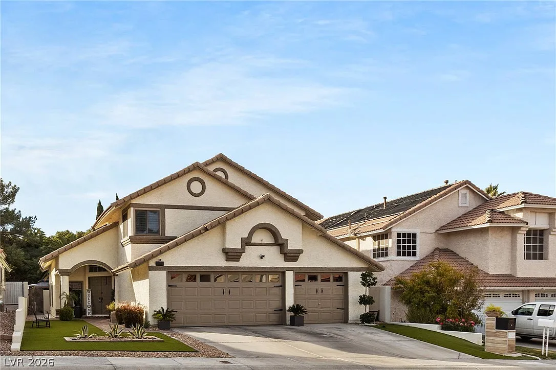 4 bed, 3.0 bath, 2579 sqft, $3,400 — Photo 3