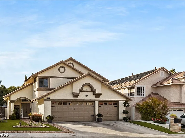 407 Crater Ct — Photo 3