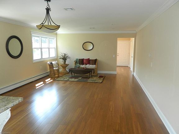 4th image of 72 Orlando Blvd
