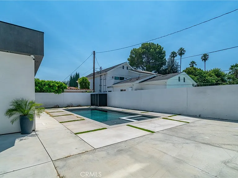 13838 Milbank St — Photo 45