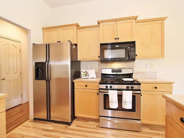 2074 S Tollgate Way — Photo 12