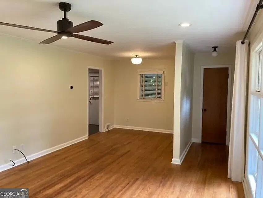 3 bed, 1.0 bath, 1080 sqft, $2,100 — Photo 4
