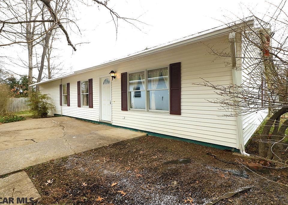 1st image of 1891 N Oak Ln