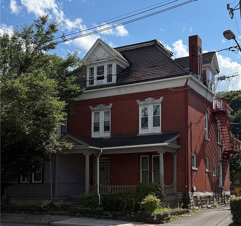 1st image of 616 Napoleon St